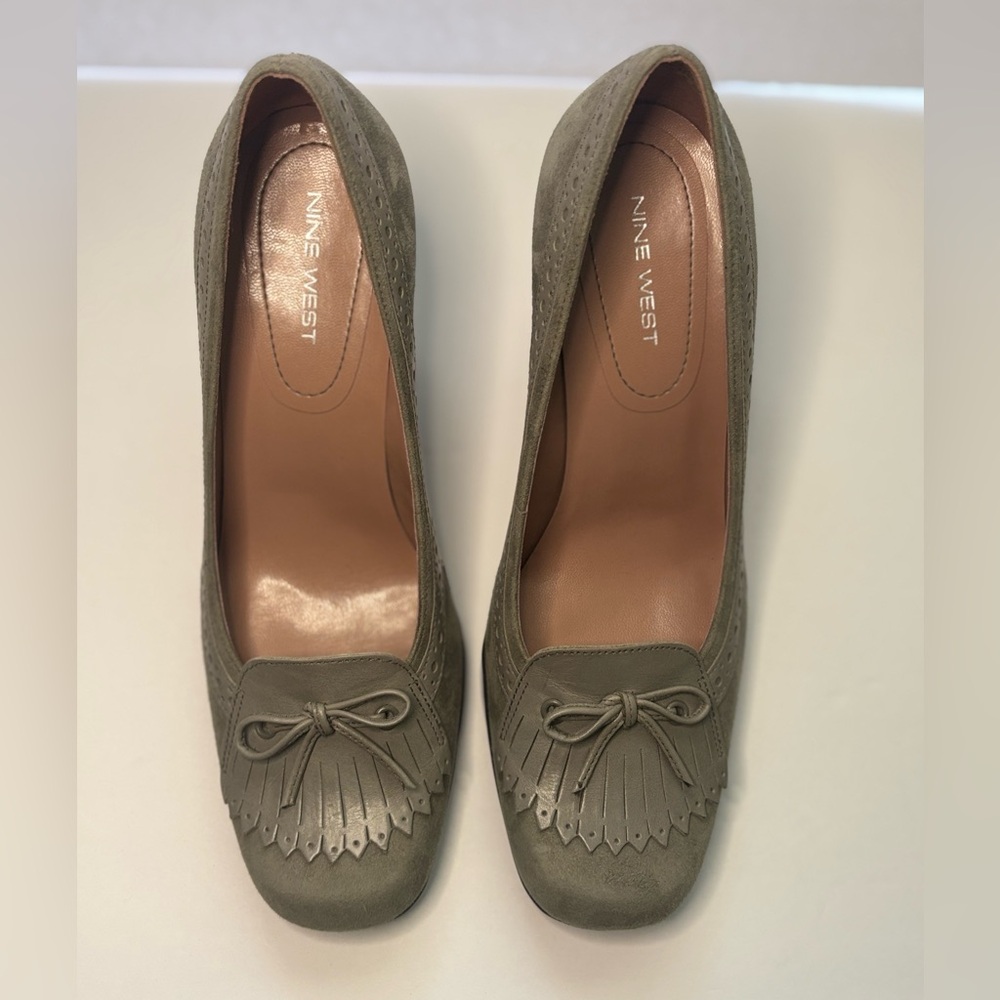 Nine West Grey Leather Suede Heels with Bow and Fringe